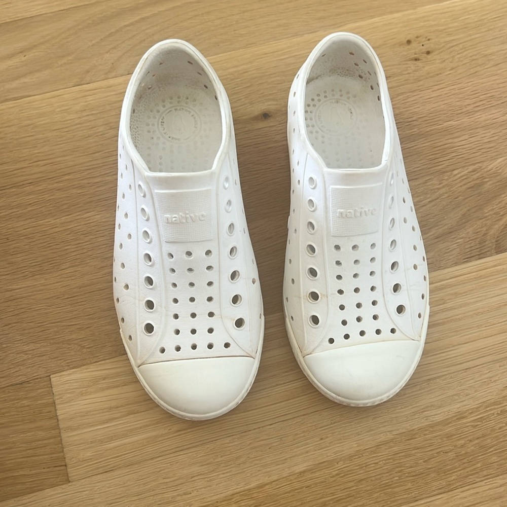 Native shoes, Jefferson style, white, size C12